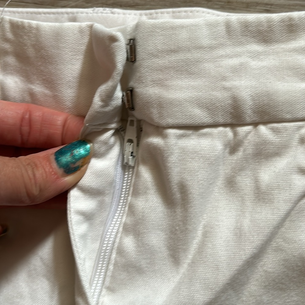 Express Editor Stretch Capris - Picture 2 of 5